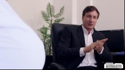 Heisses Geficke mit Boss im Bumsbüro 